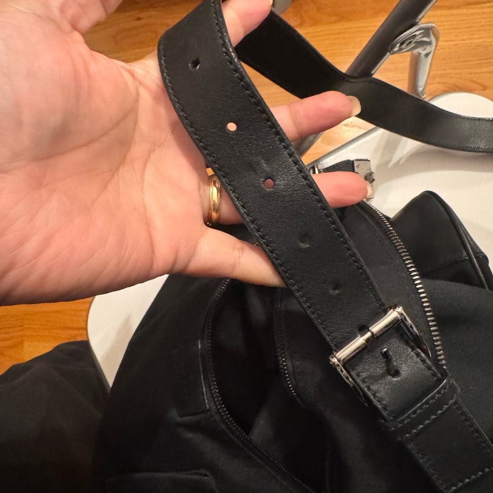 Gucci Black Men's Sling Bag - Picture 13 of 15